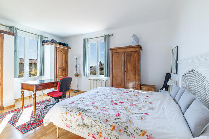 Maison - 205 m² - 6 pièces