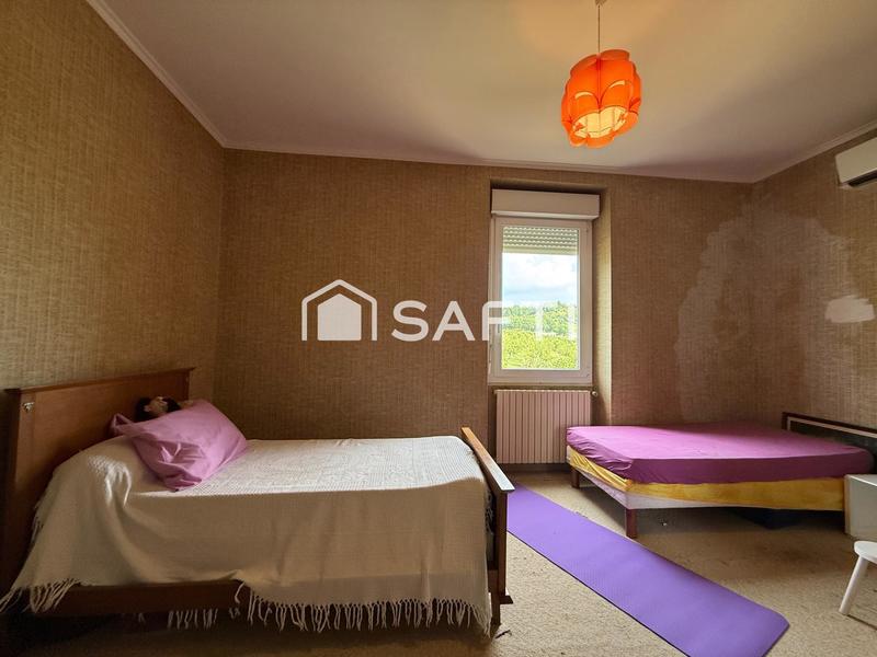 Maison - 205 m² - 9 pièces