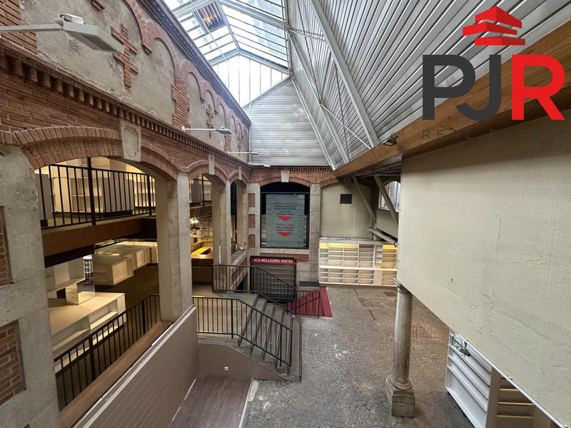 Local commercial - 1 620 m²