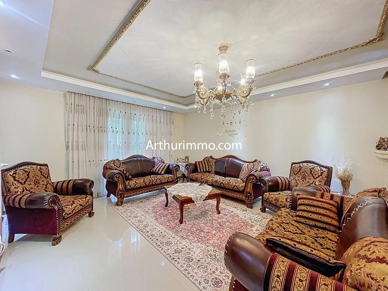 Maison - 190 m² - 6 pièces