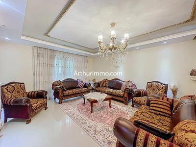 Maison - 190 m² - 6 pièces