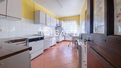 Maison - 181 m² - 12 pièces