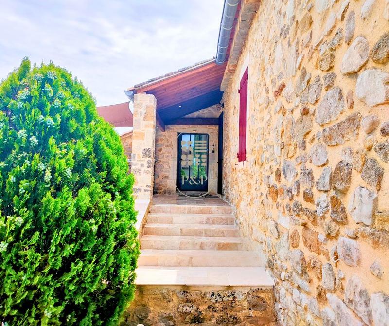 Mas - 339 m² - 6 pièces