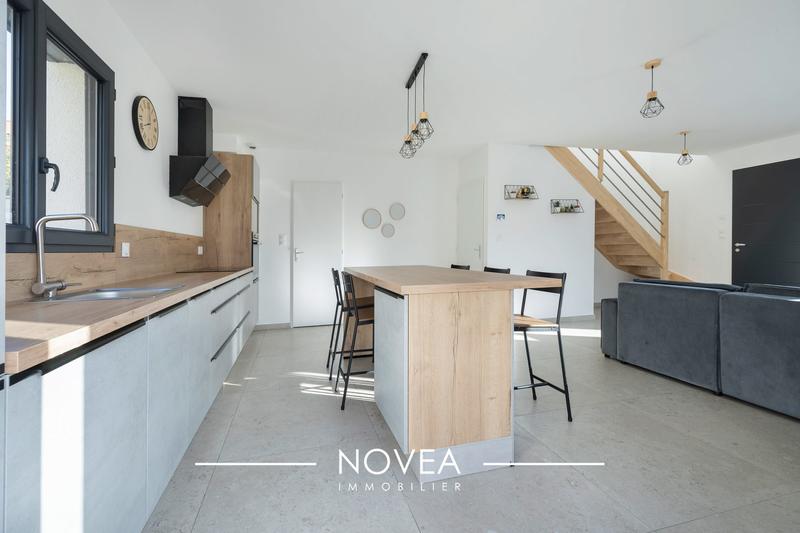 Maison - 95 m² - 4 pièces