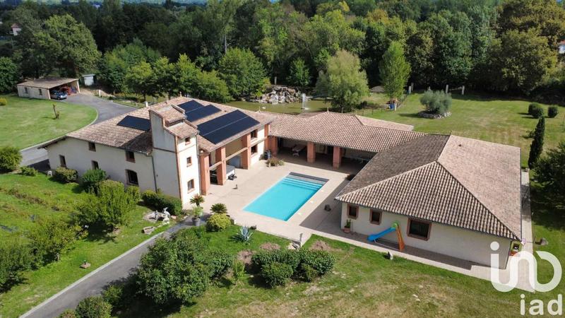 Maison - 640 m² - 12 pièces
