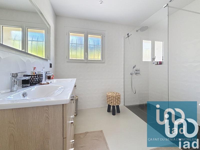 Maison - 198 m² - 8 pièces