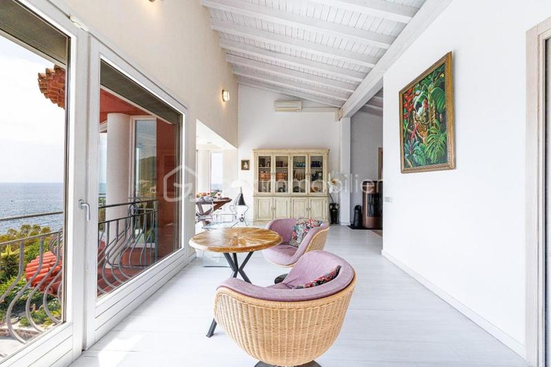 Villa - 219 m² - 5 pièces