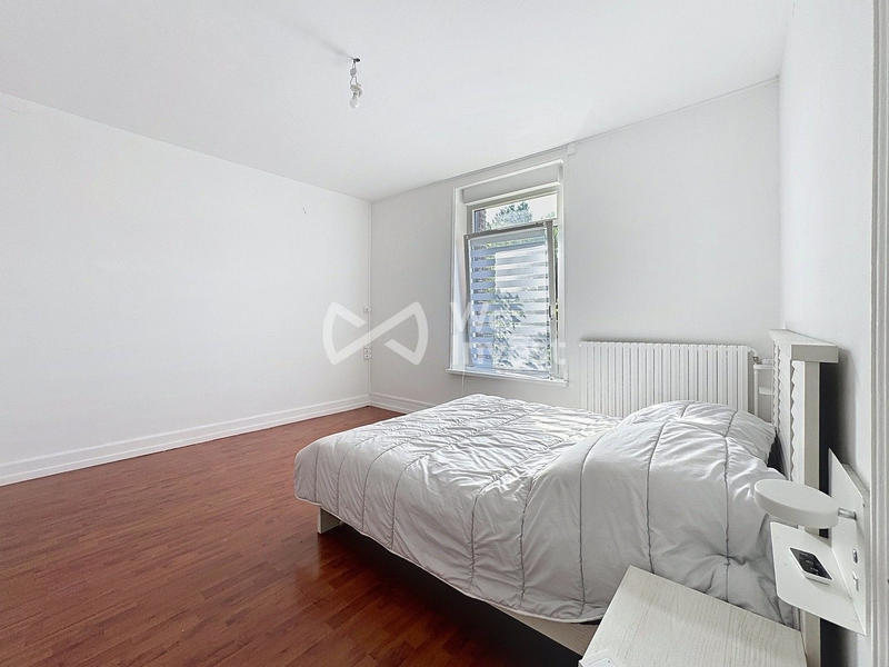 Maison - 200 m² - 10 pièces