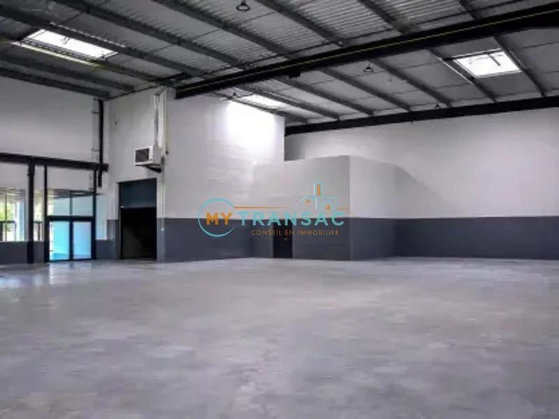 Local d'activités - 264 m²