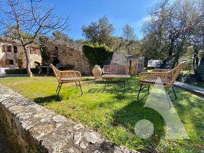 Maison - 490 m² - 19 pièces