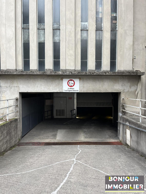 Parking / Garage - 17 m²