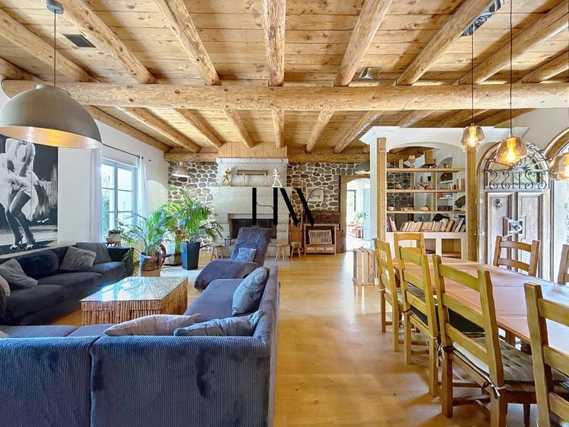 Maison en pierre - 310 m² - 10 pièces