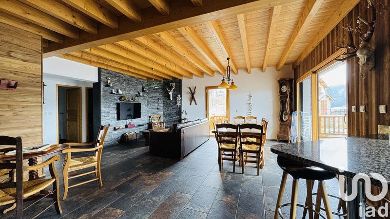 Maison - 209 m² - 7 pièces