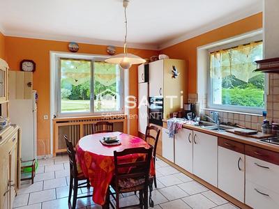 Maison - 196 m² - 7 pièces