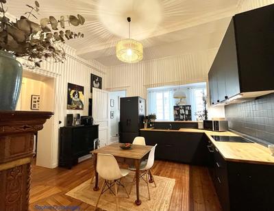 Appartement bourgeois - 147 m² - 5 pièces