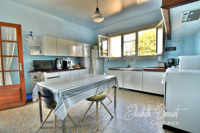 Villa - 234 m² - 10 pièces