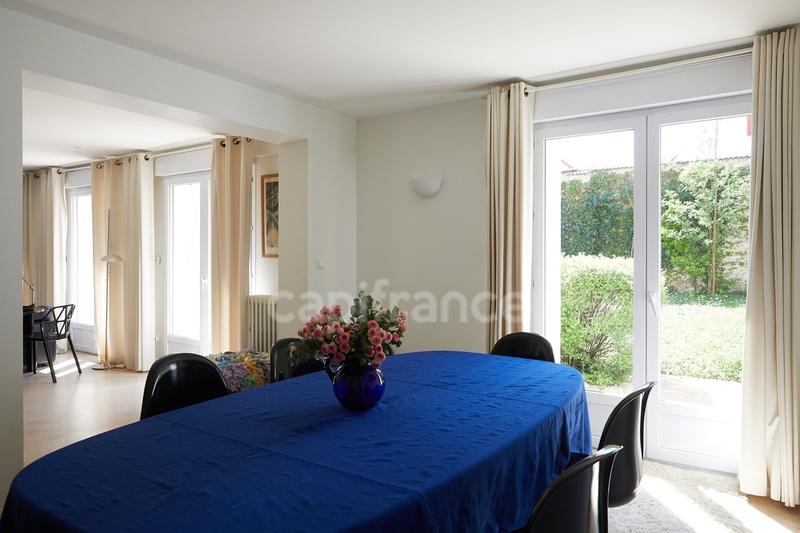 Maison de ville - 467 m² - 15 pièces