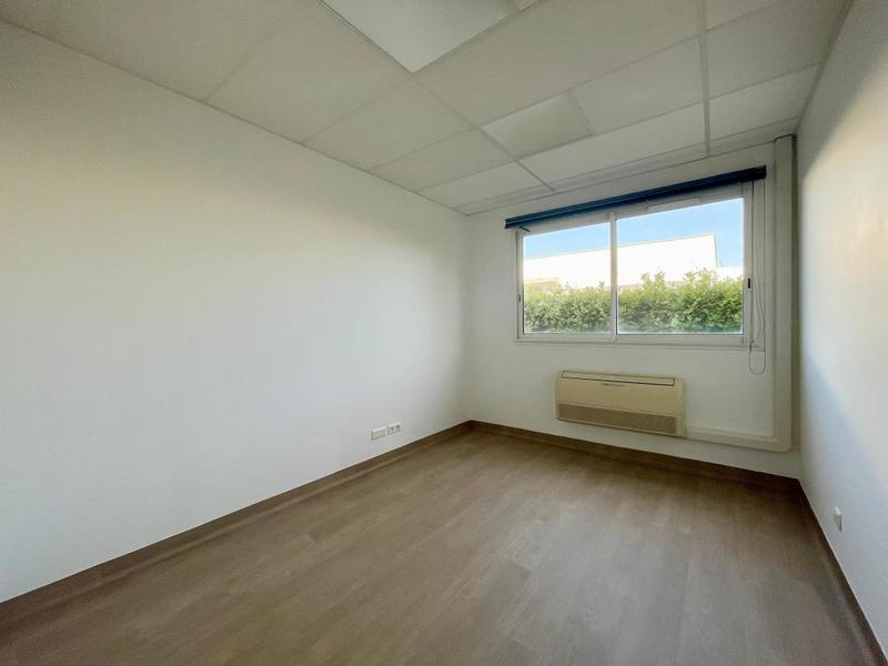 Bureau - 303 m²