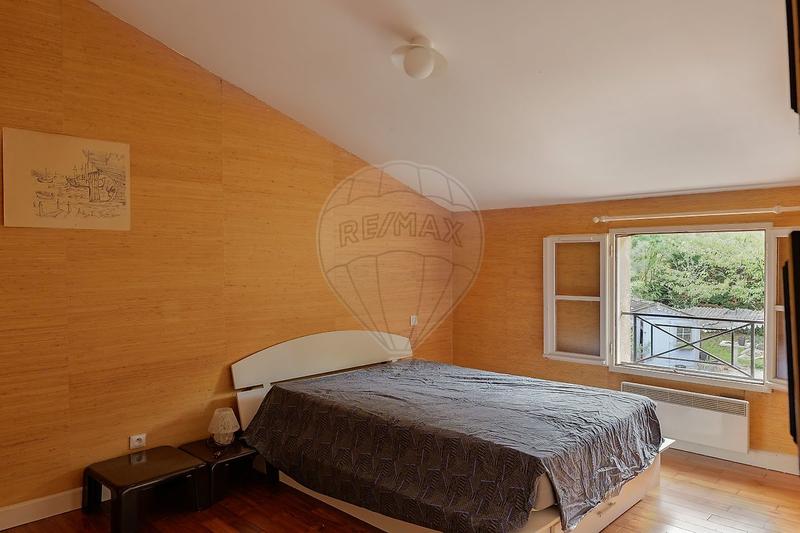 Maison - 197 m² - 6 pièces