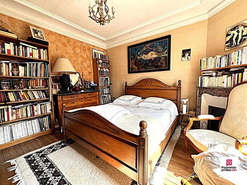 Maison - 261 m² - 13 pièces