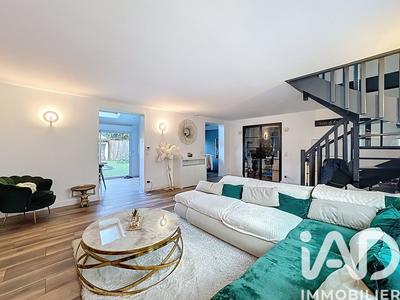 Maison - 96 m² - 5 pièces