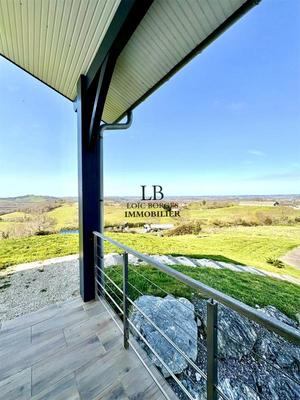 Maison - 205 m² - 7 pièces