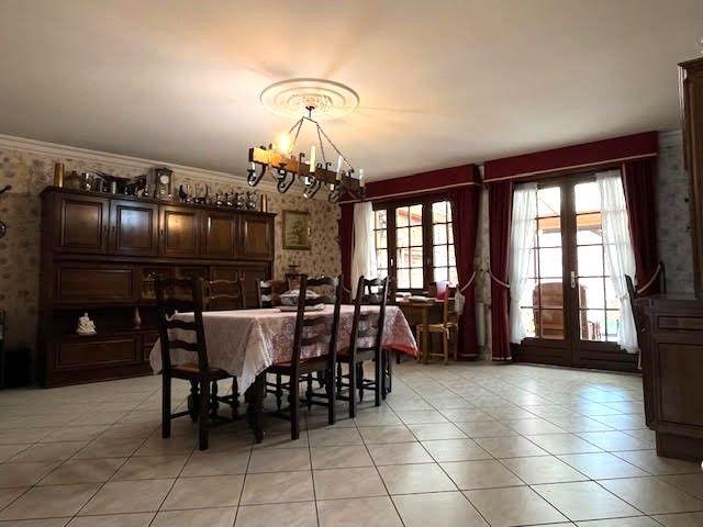 Maison - 259 m² - 5 pièces