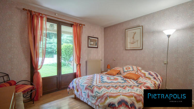 Villa - 256 m² - 6 pièces