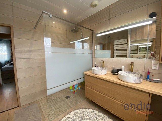 Maison - 146 m² - 6 pièces