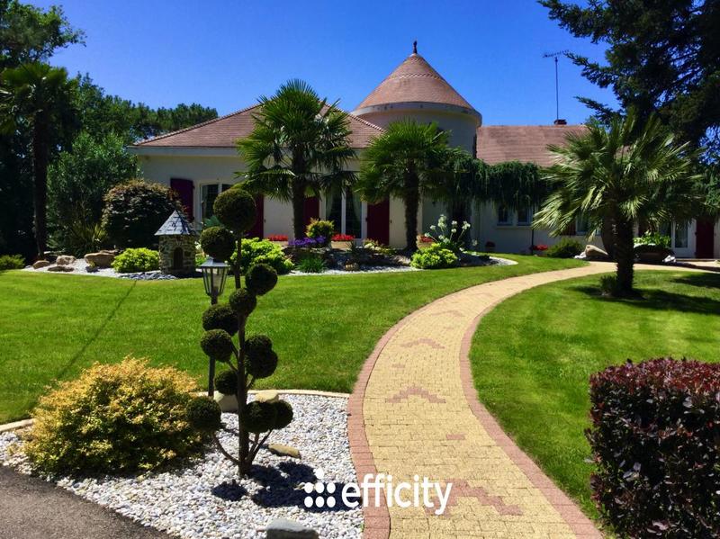 Maison - 252 m² - 8 pièces