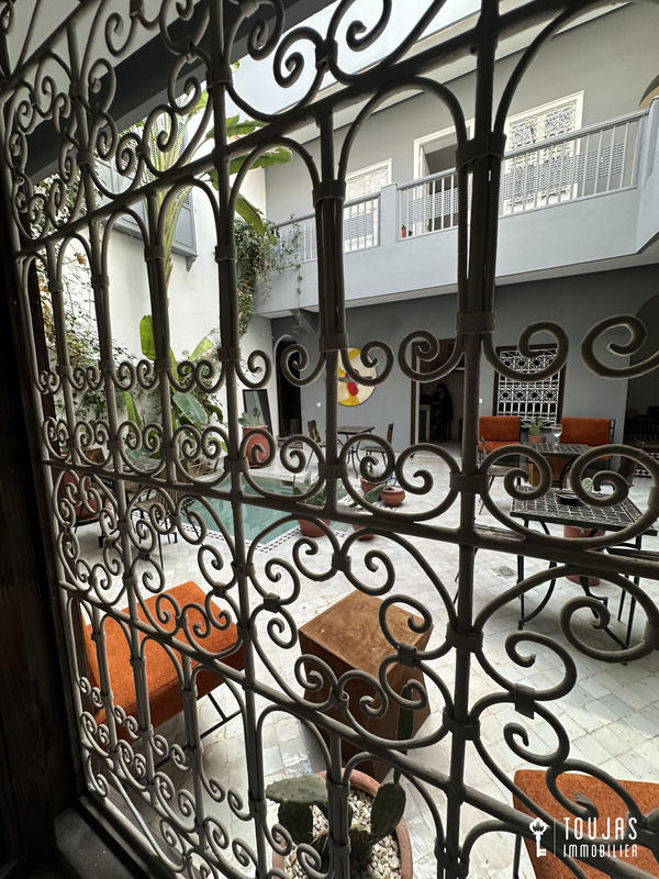 Maison - 350 m² - 7 pièces