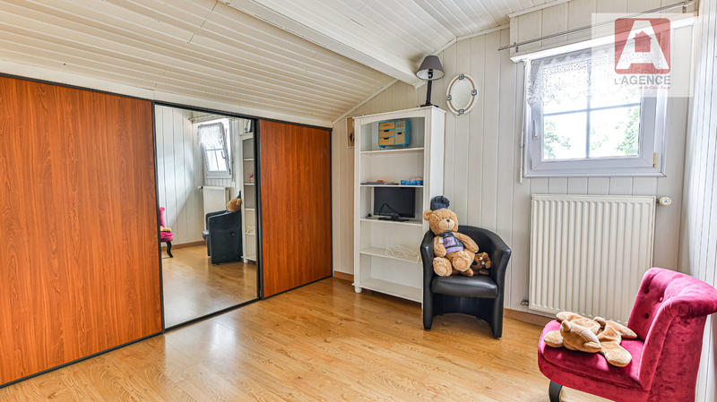 Maison - 190 m² - 8 pièces