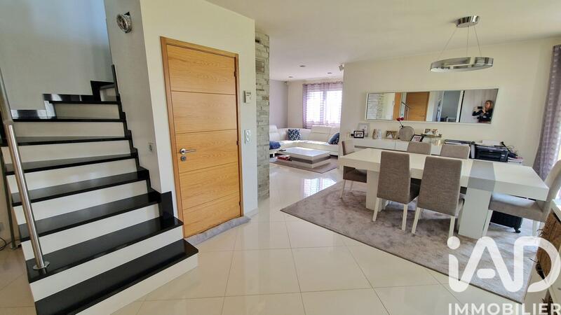 Maison - 152 m² - 7 pièces