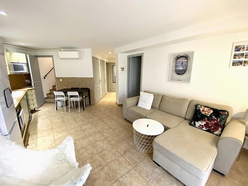 Maison - 211 m² - 8 pièces