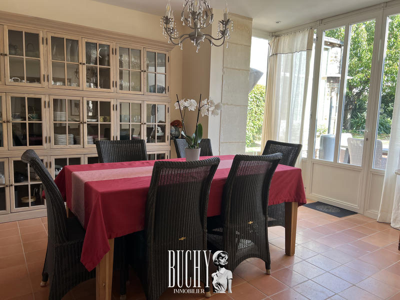 Maison - 318 m² - 9 pièces