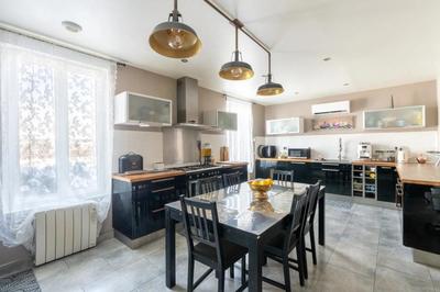 Maison - 167 m² - 7 pièces