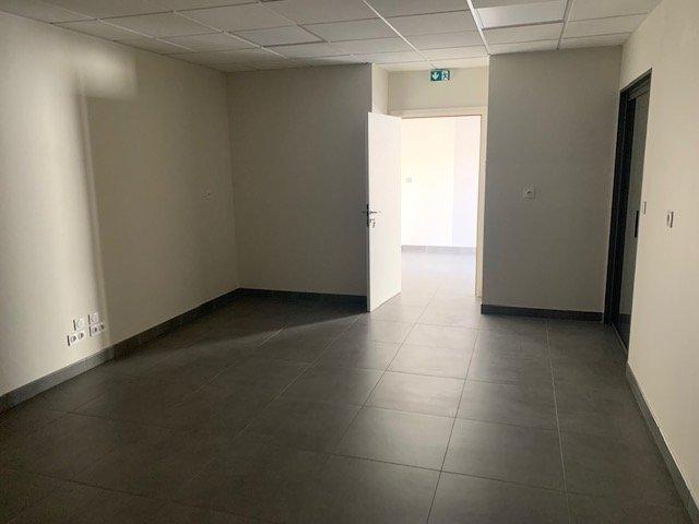 Bureau - 70 m² - 2 pièces