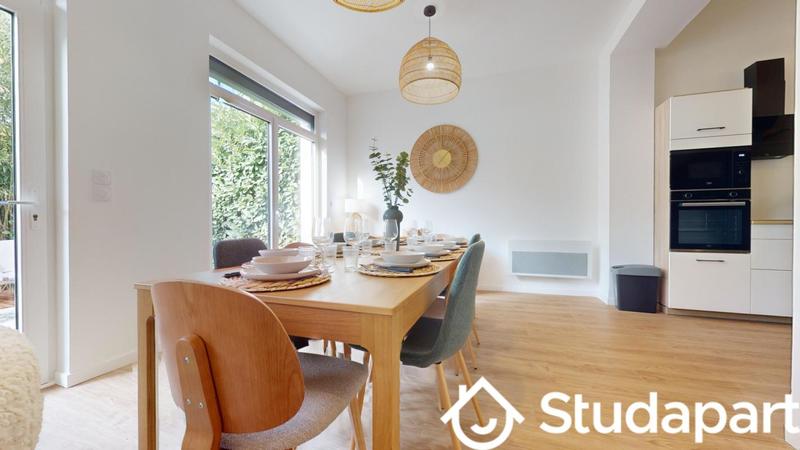 Chambre - 11 m² - 1 pièce