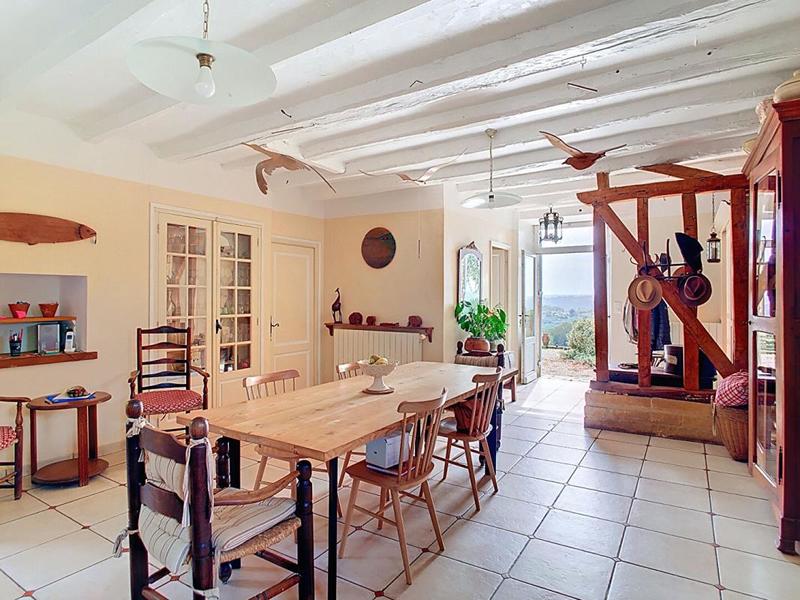 Maison - 440 m² - 13 pièces