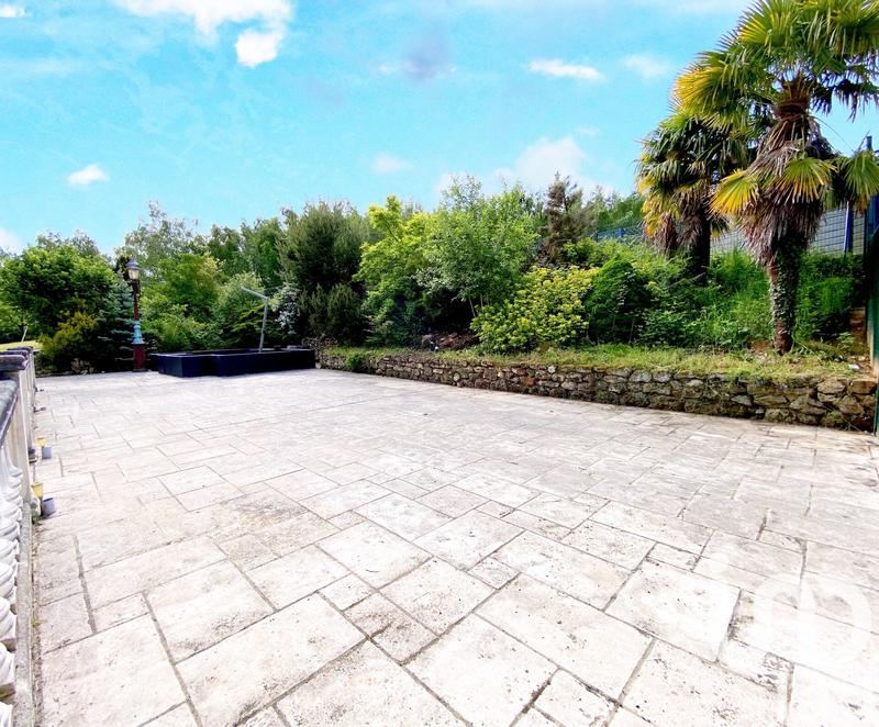 Maison - 231 m² - 5 pièces