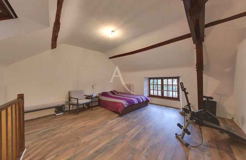 Maison - 180 m² - 7 pièces