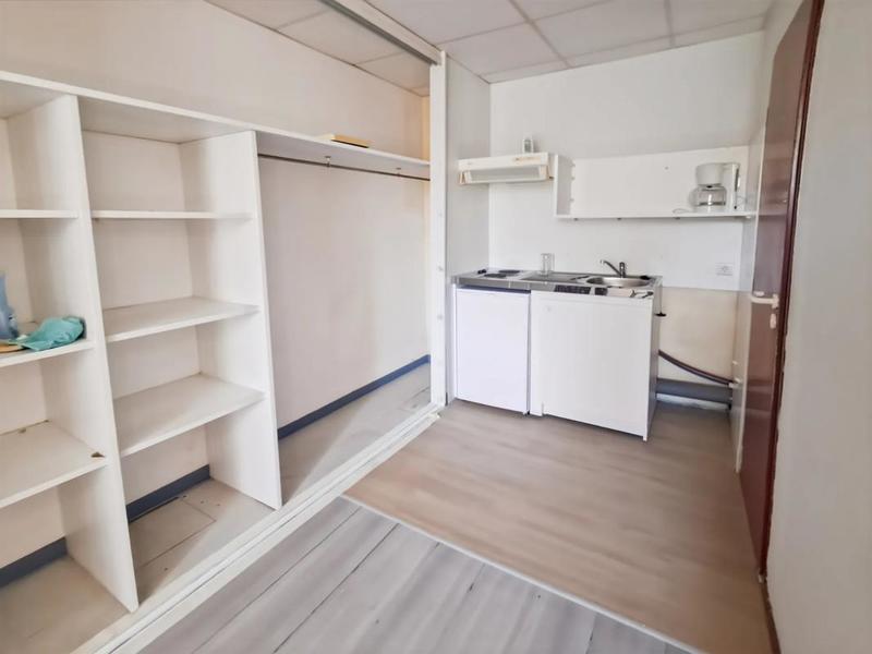 Studio - 304 m² - 8 pièces