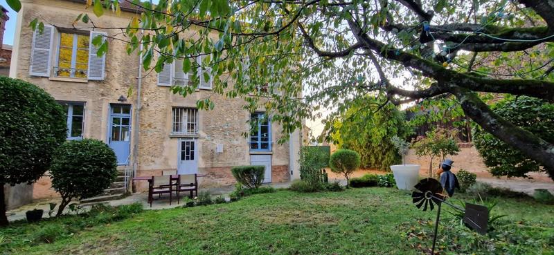 Maison - 232 m² - 9 pièces