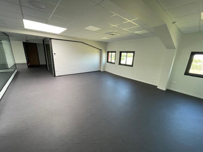 Local d'activité / Entrepôt - 660 m²