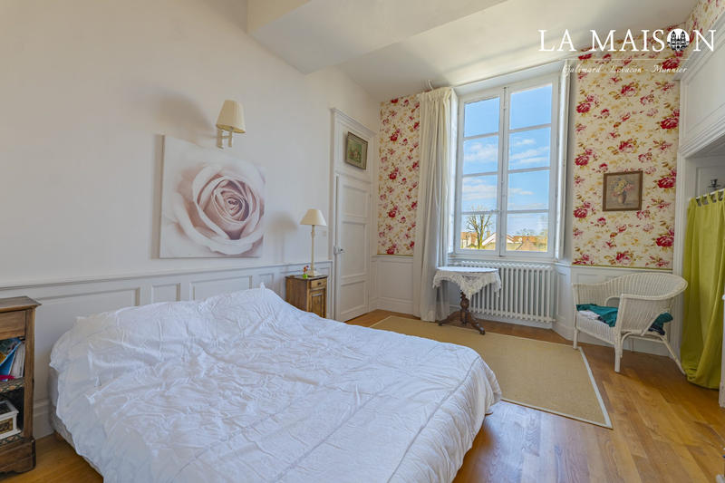 Château - 790 m² - 40 pièces