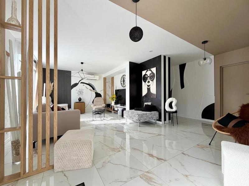 Maison - 141 m² - 6 pièces