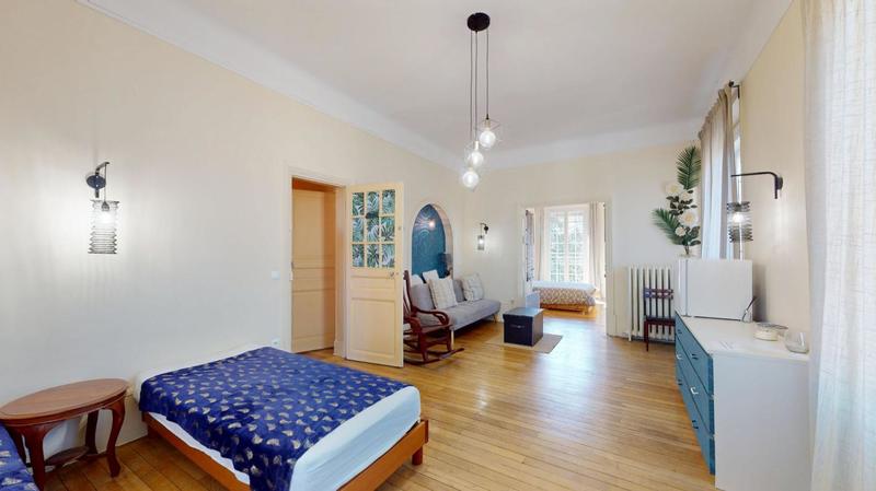 Maison de maîtres - 420 m² - 13 pièces