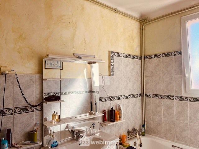 Appartement - 99 m² - 3 pièces