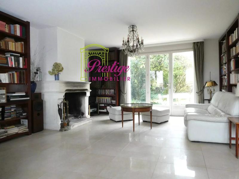 Maison - 166 m² - 7 pièces