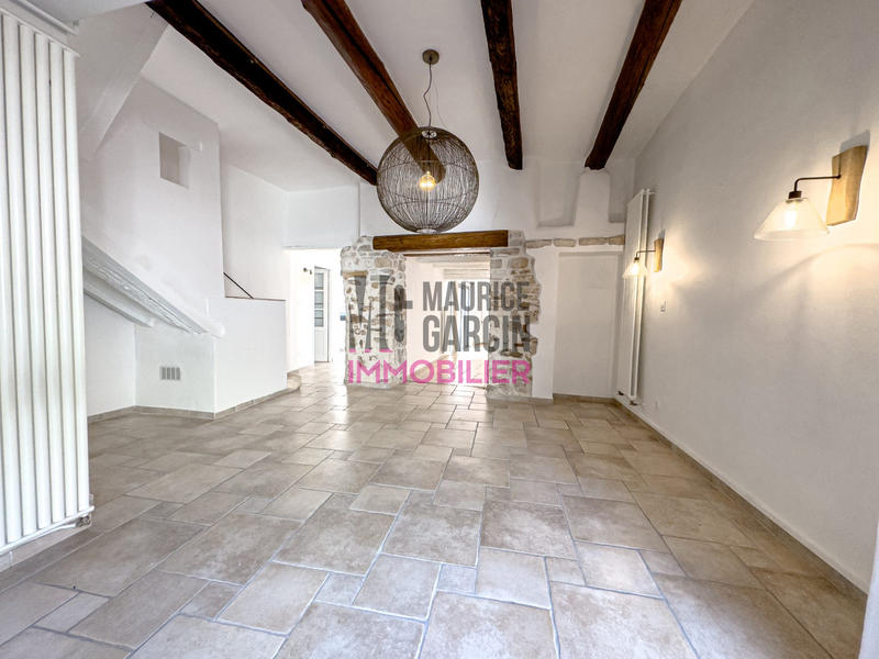 Maison - 220 m² - 9 pièces